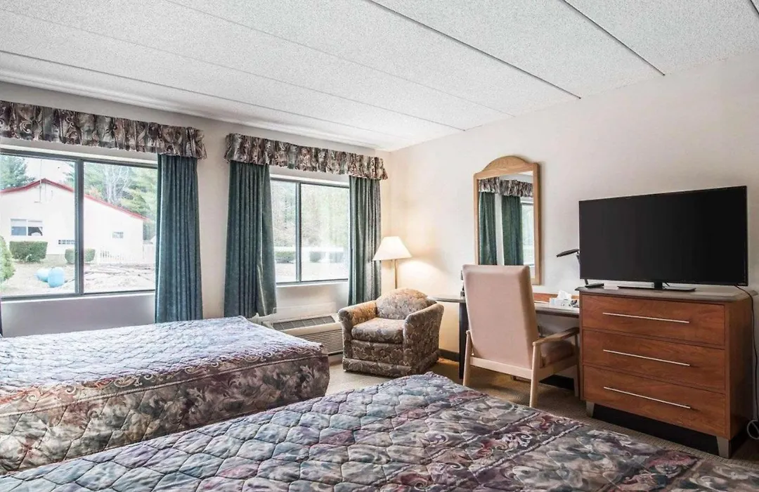 Econo Lodge Plymouth-1