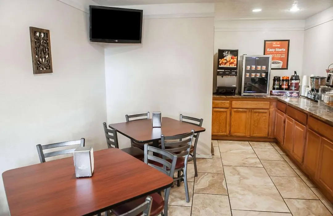 Econo Lodge Midtown Albuquerque-1