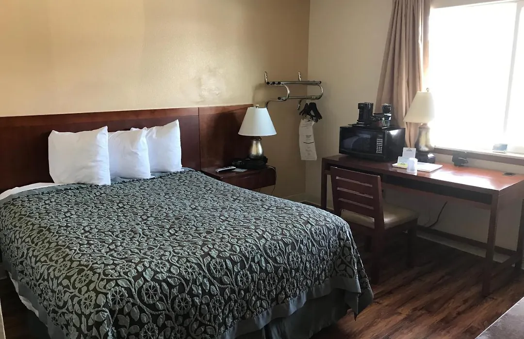 Days Inn By Wyndham Taos-1