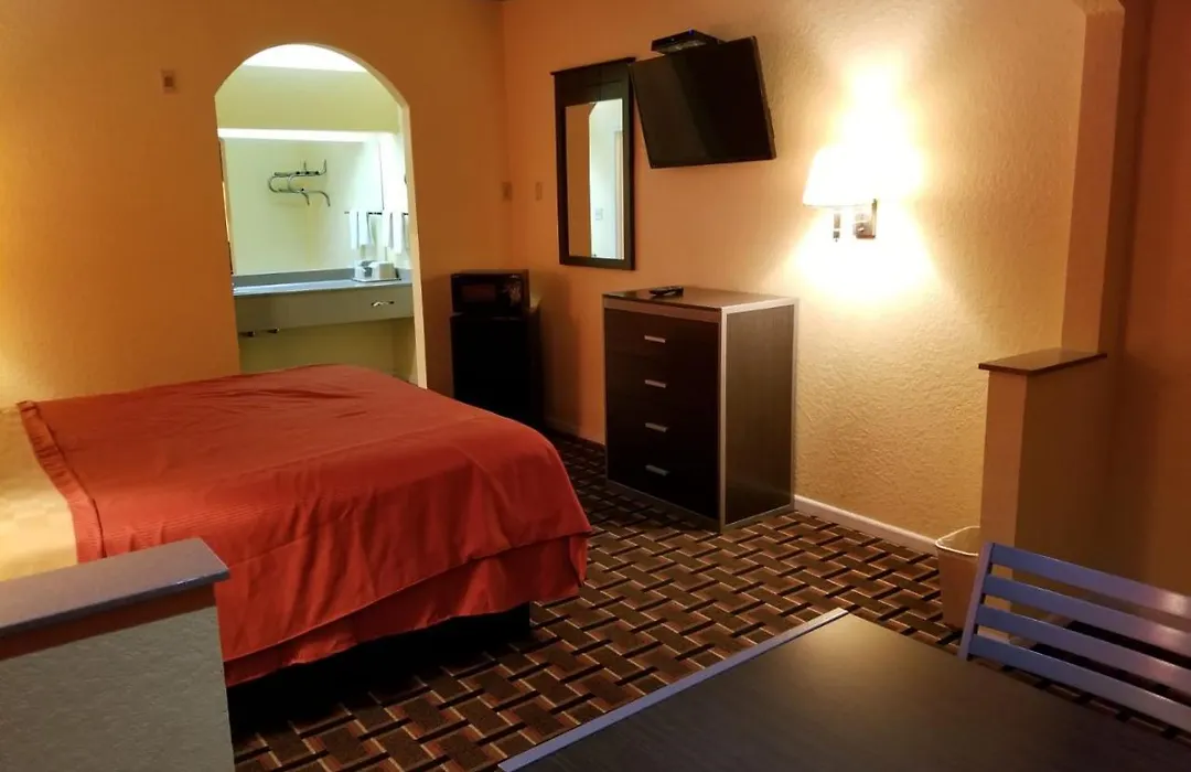 Texan Inn & Suites-1