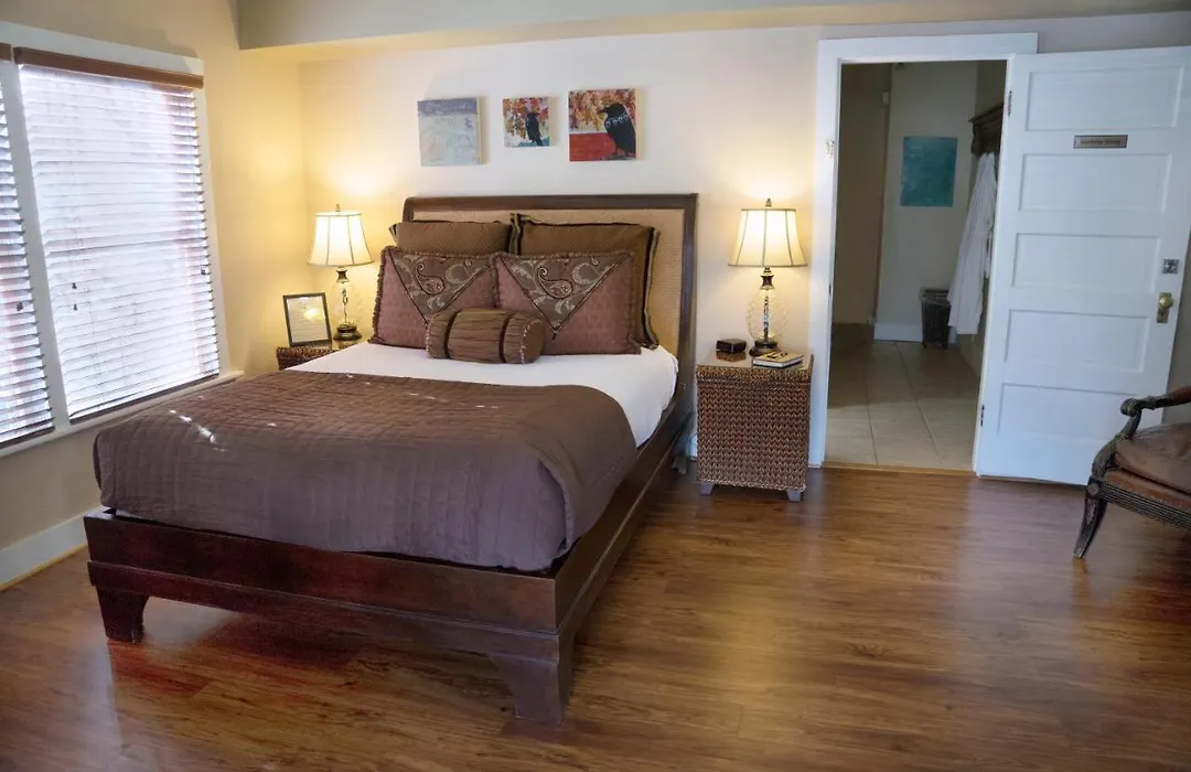 Lara House Bed And Breakfast-1
