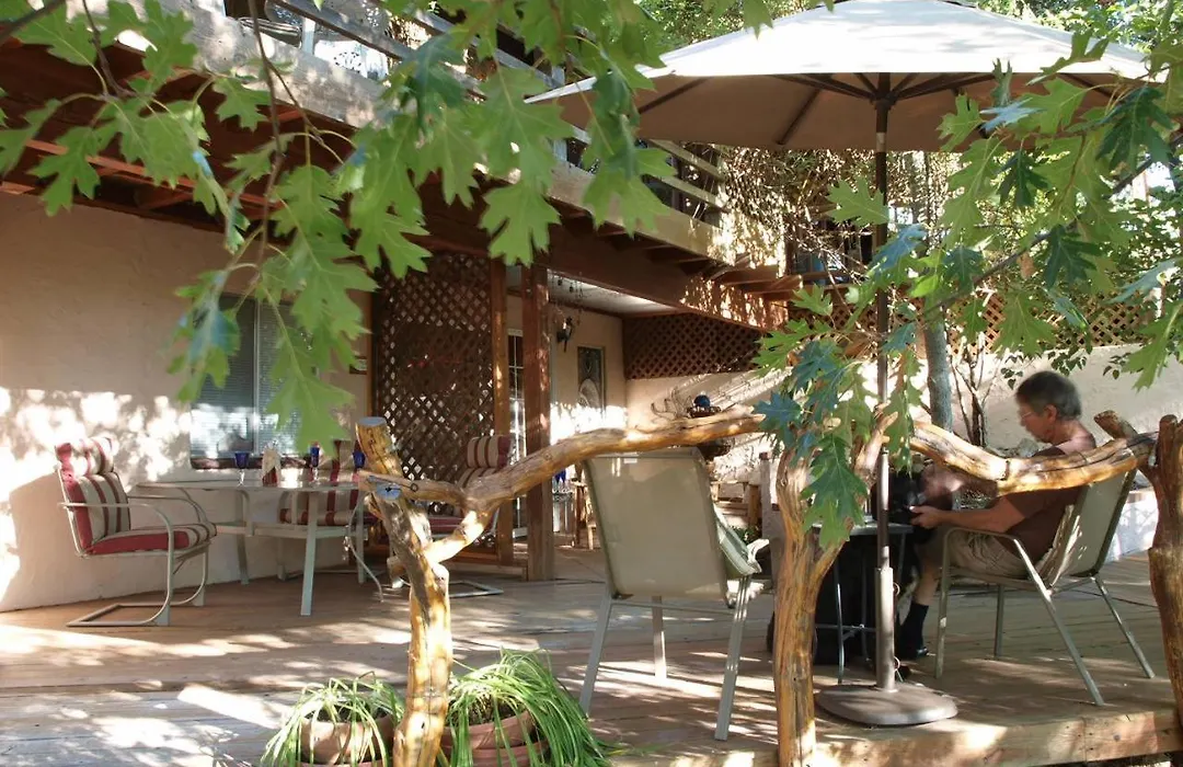 Wikiup Hummingbird Hotel-1