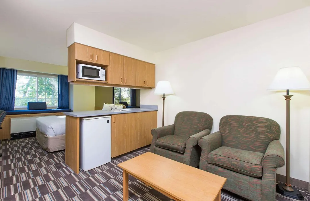 Baymont Inn & Suites By Wyndham Anchorage Airport-1