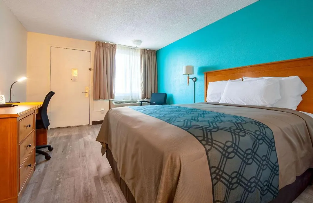Econo Lodge-1