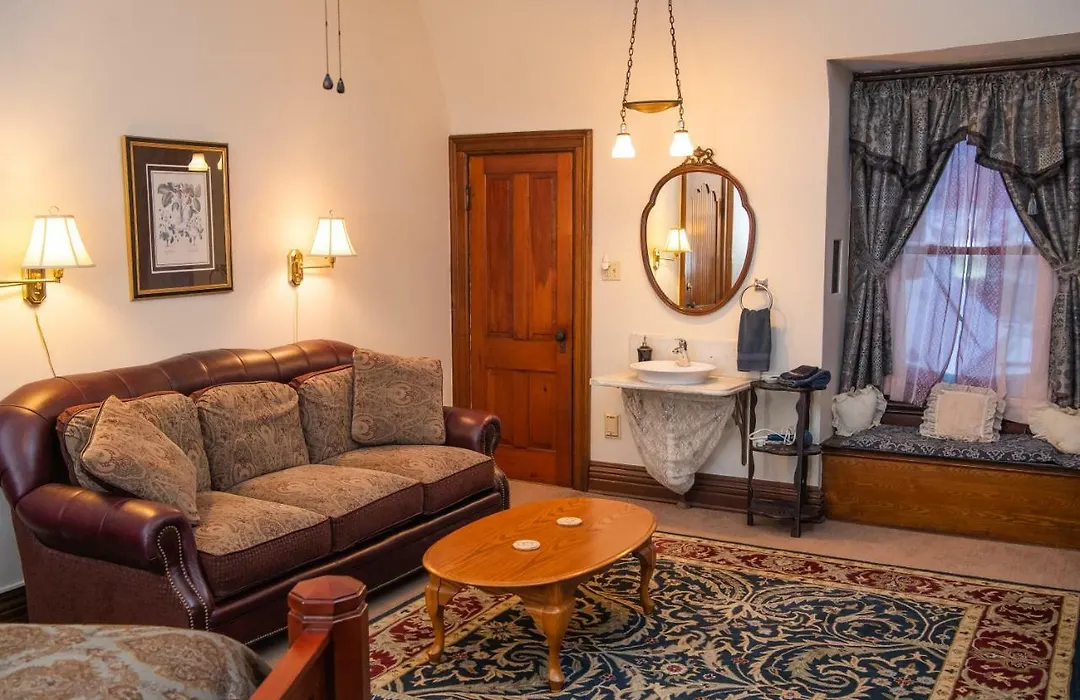 Spencer House Bed & Breakfast-1