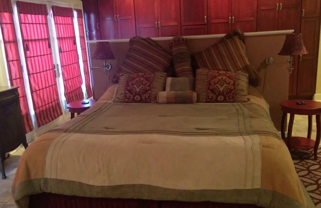 The Villa Bed & Breakfast (Adults Only)-1