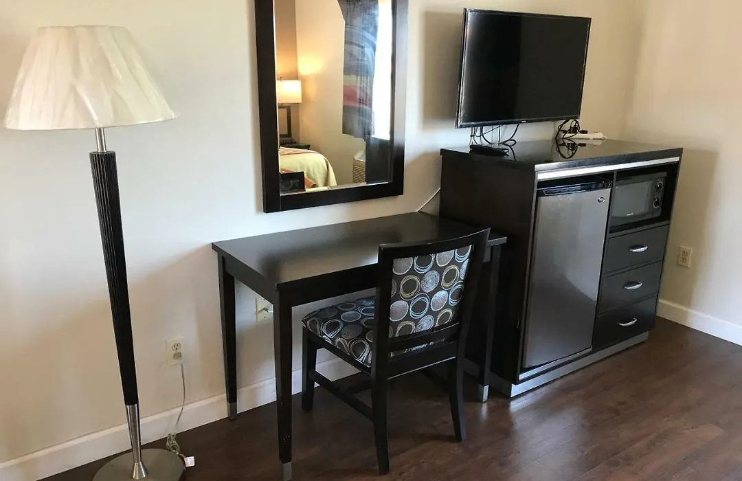 Manhattan Inn & Suites-1