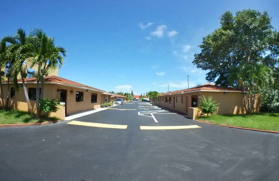 Travel Inn Of Riviera Beach-1