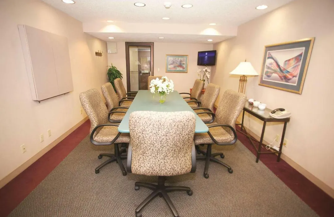 La Quinta Inn By Wyndham Milwaukee West Brookfield-1