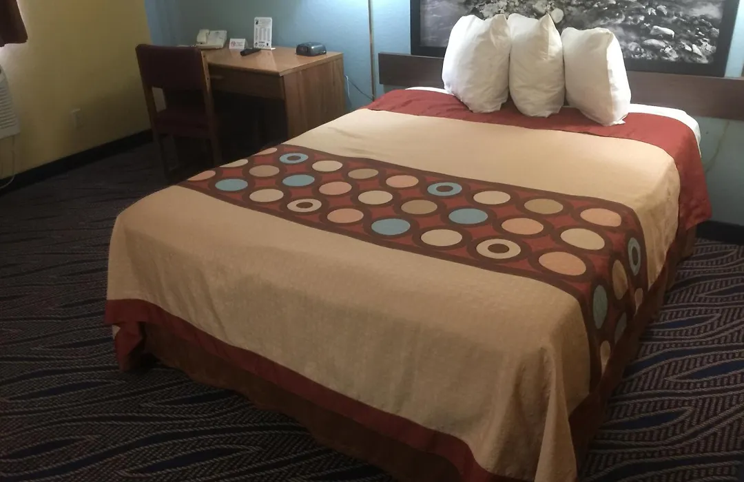 Super 8 By Wyndham Cedar City-1