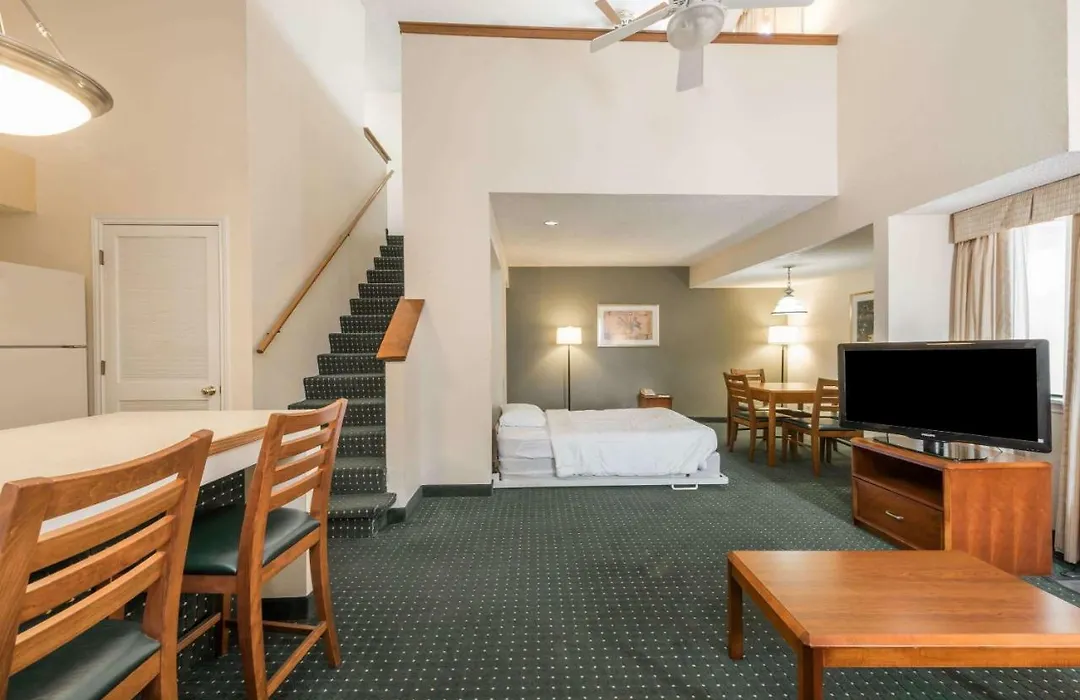 Hawthorn Suites Fort Worth University-1