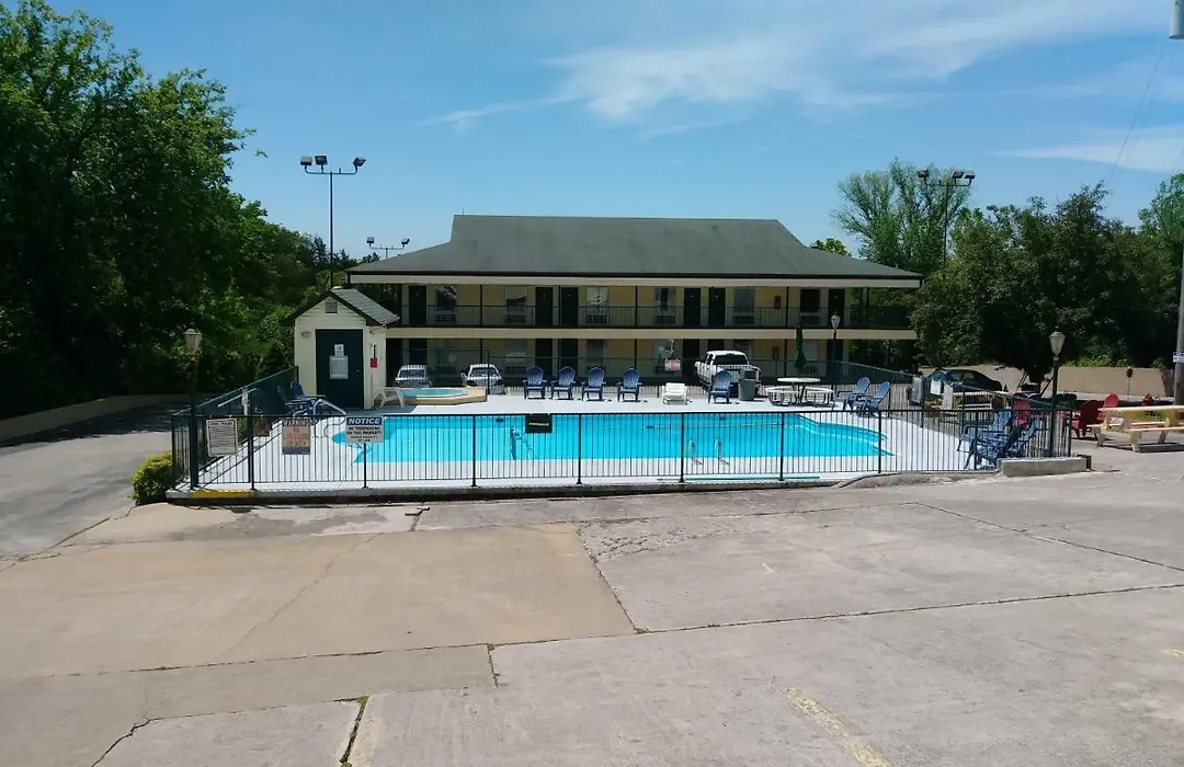 Four Seasons Inn-1
