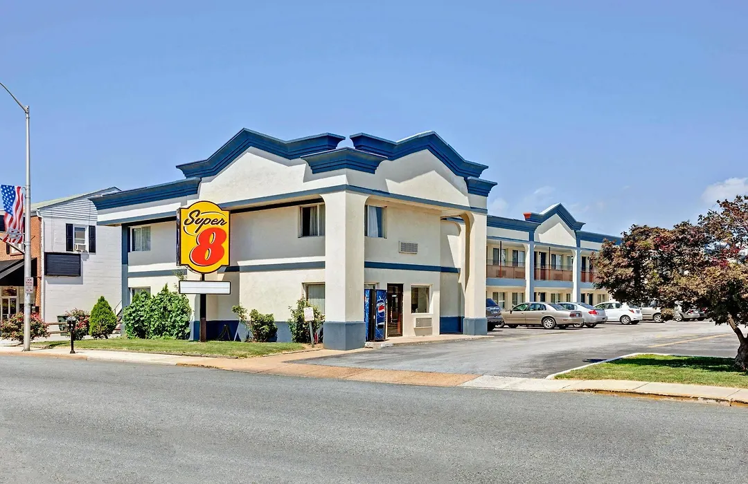 Super 8 By Wyndham Newark De-1