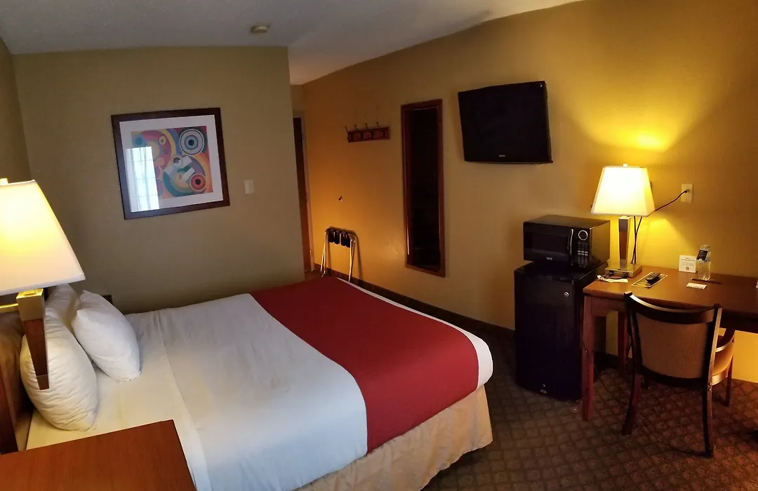 Red River Inn & Suites Fargo-1