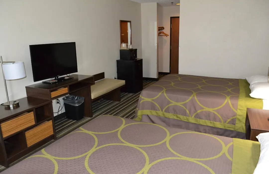 Super 8 By Wyndham Roswell-1