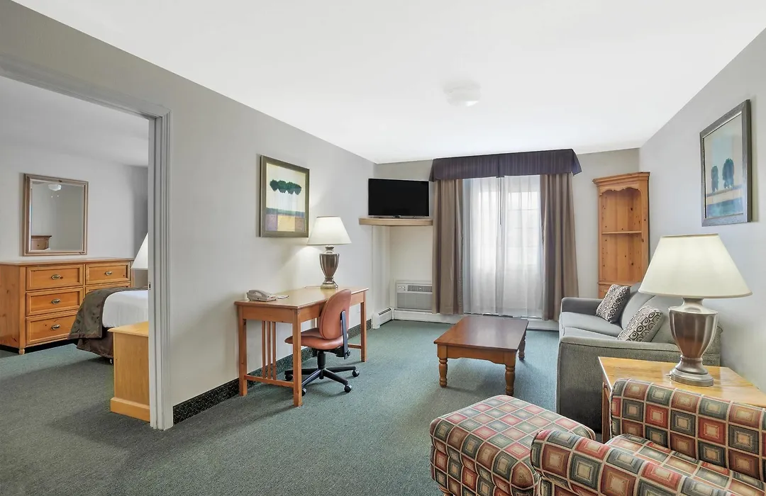 Baymont By Wyndham Essex Burlington Area-1