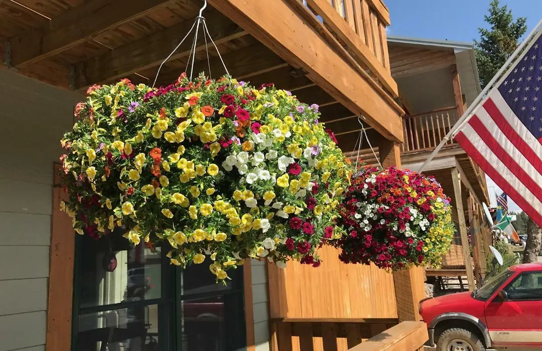 Elk Horn Lodge Motel And Cabins-1