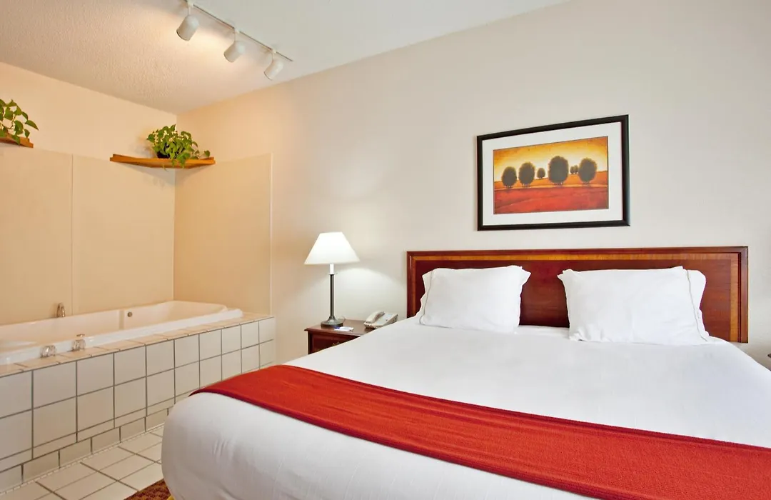 Baymont By Wyndham Merrillville-1