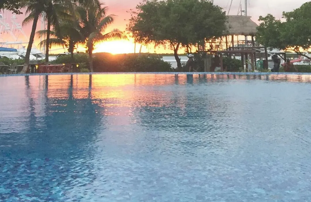 Marina Paraiso Isla Mujeres Hotel-1