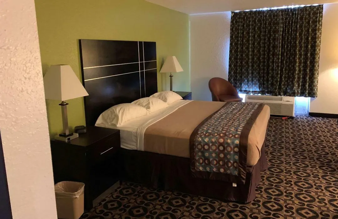 Travelodge By Wyndham Torrington-1