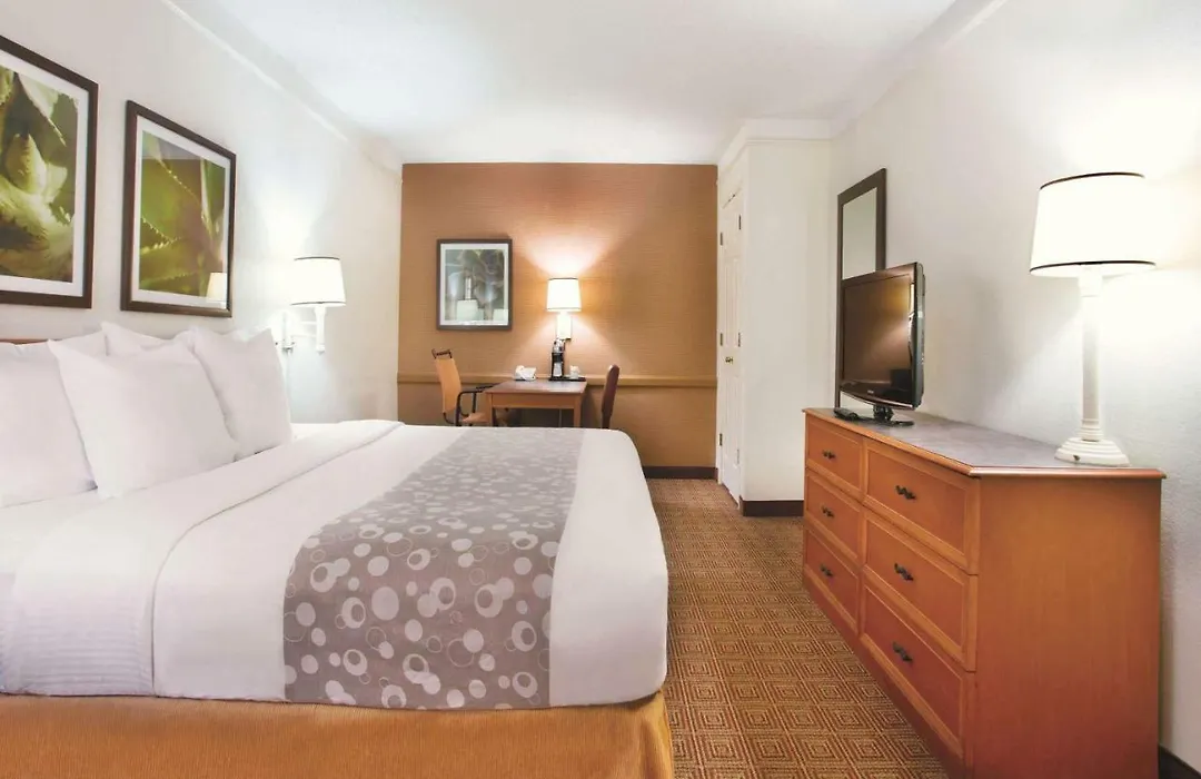La Quinta Inn By Wyndham Baton Rouge University Area-1
