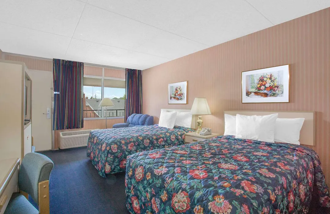 Days Inn By Wyndham Florence Downtown-1