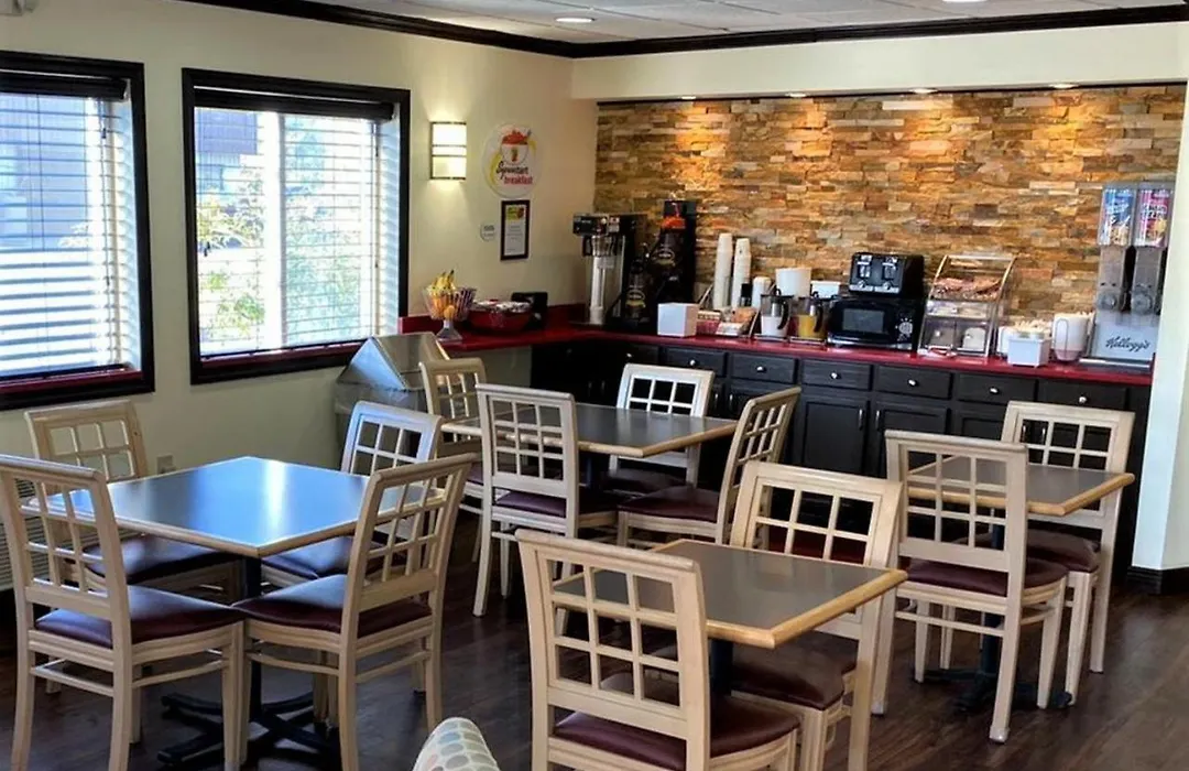 Super 8 By Wyndham Monticello-1