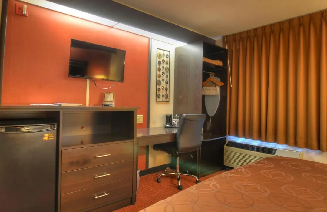 Smoky Mountain Inn & Suites-1