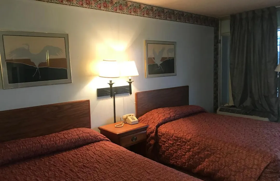 Tyler Inn & Suites-1