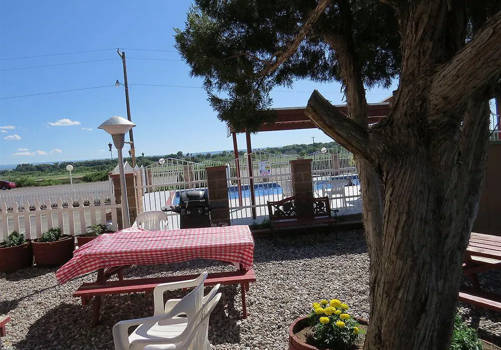 Rodeway Inn-1