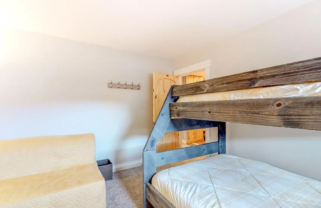 Marina Place 234-1