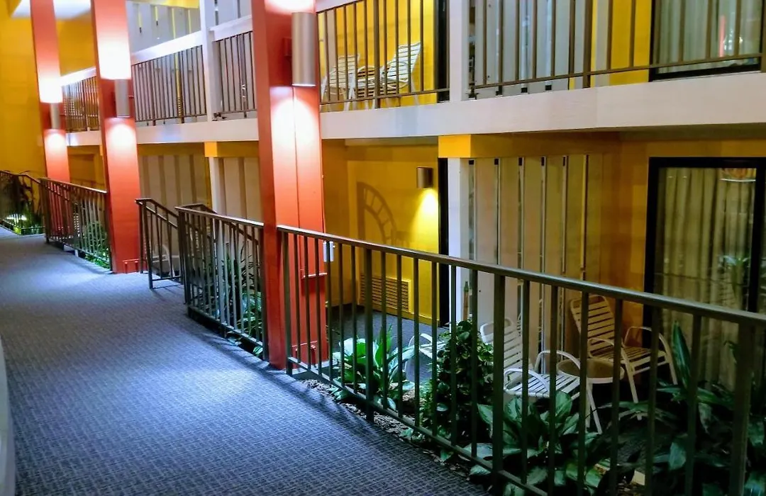 Bel-Aire Hotel Lake Erie-1