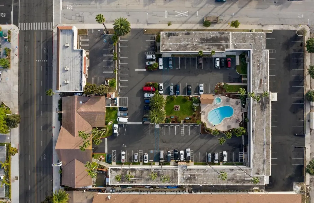 Vagabond Inn Ventura-1