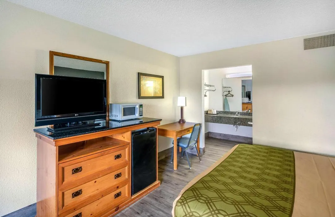 Econo Lodge & Suites Spokane-1