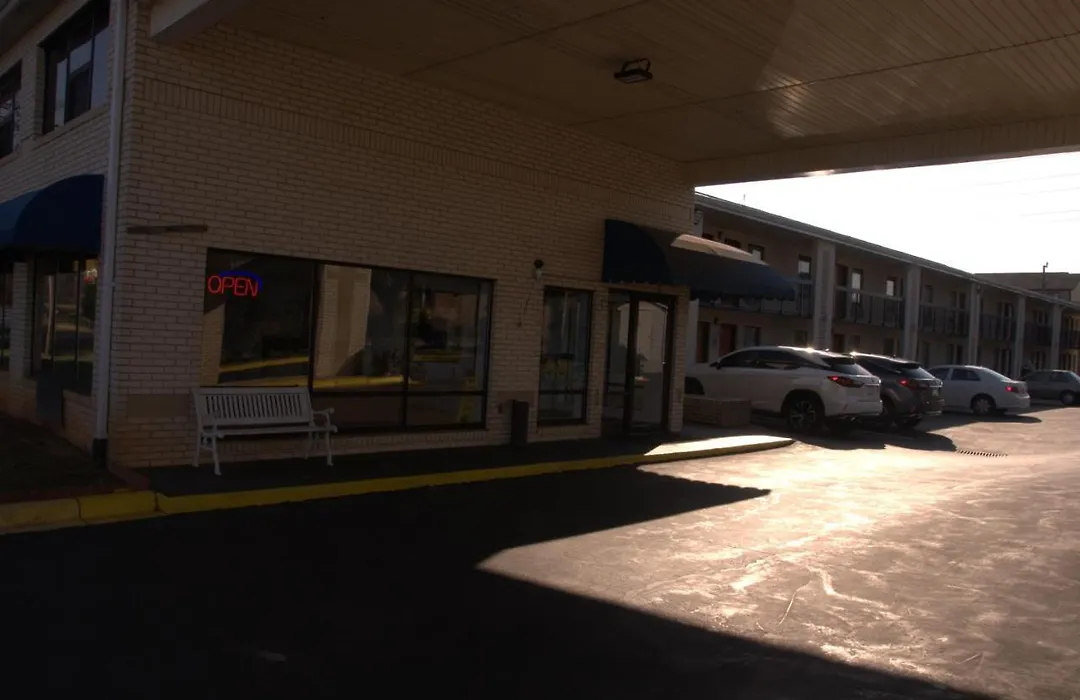 Bestway Inn-1