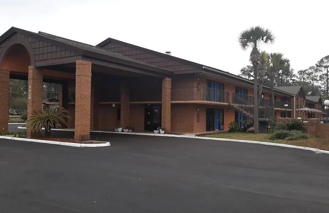 Super Value Inn Valdosta-1