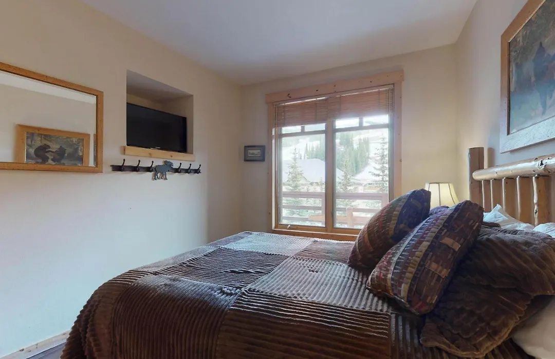 Tucker Mountain Lodge 321-1