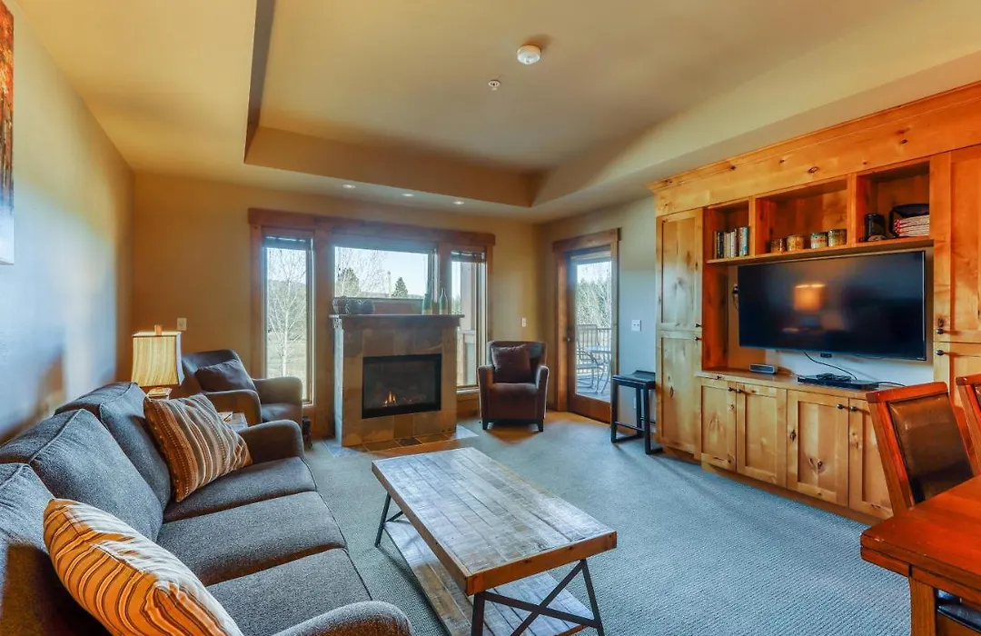 Trailhead Lodge #201-1