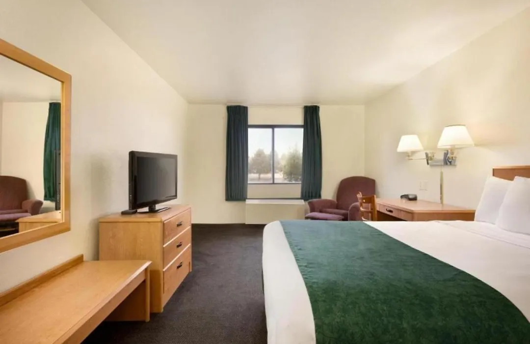 Travelodge By Wyndham Alpine-1