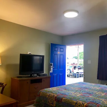 La Petite Rouge Motel-2
