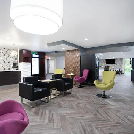 Wingate By Wyndham Bloomington-3