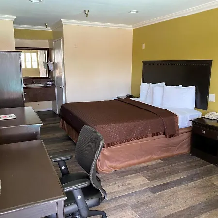 Travelodge By Wyndham Chatsworth-3