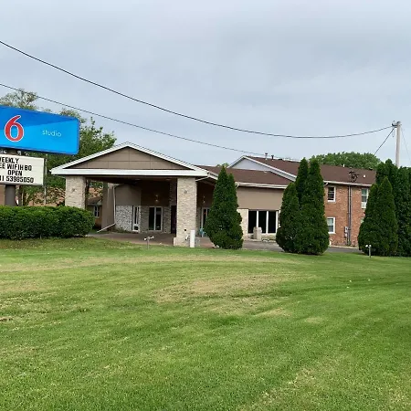 Studio 6 Rockford-3