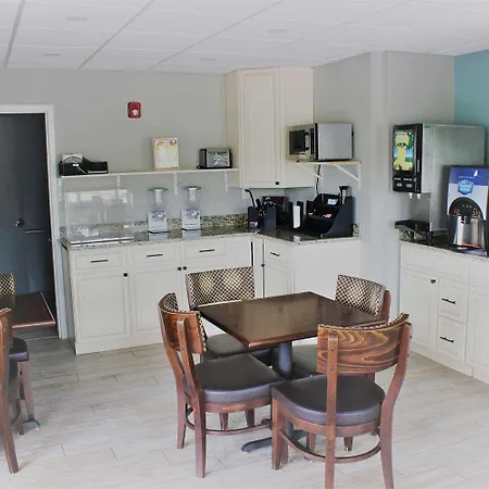 Riverfront Inn Conway-2