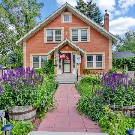 Robins Nest Bed & Breakfast-3