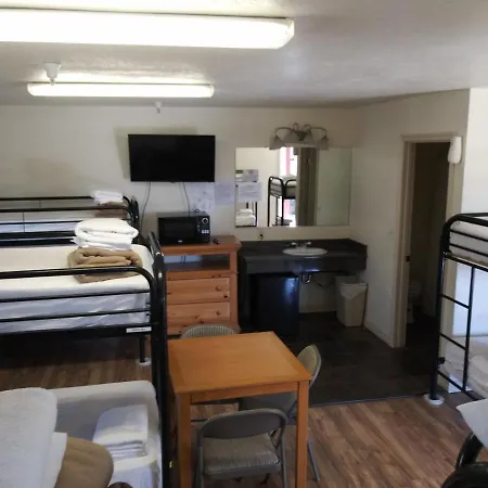 Whitney Portal Hotel And Hostel-3