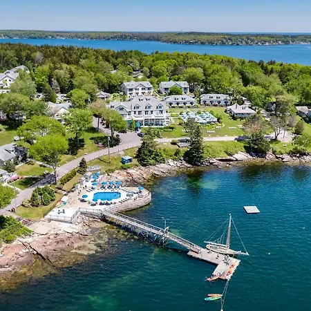 Spruce Point Inn Resort And Spa-3