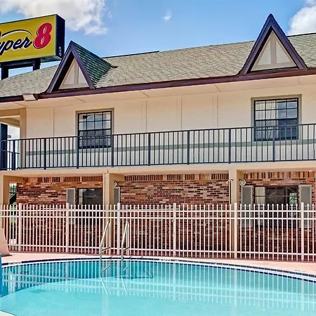 Americana Inn & Suites-3