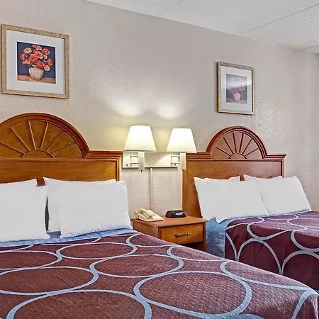 Americana Inn & Suites-2