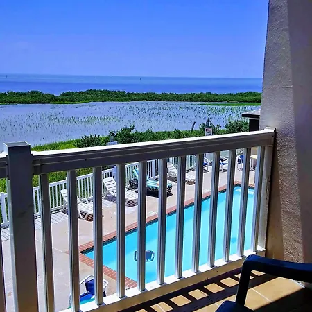 Blue Bay Inn And Suites-3